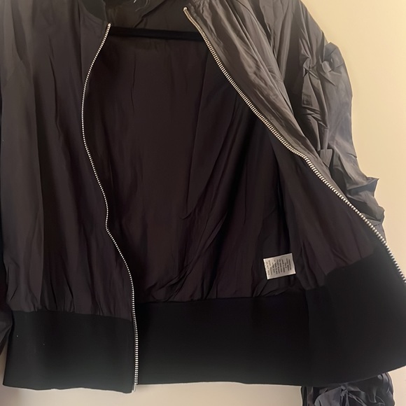 Black Pleated Windbreaker Bomber Jacket - Picture 6 of 7